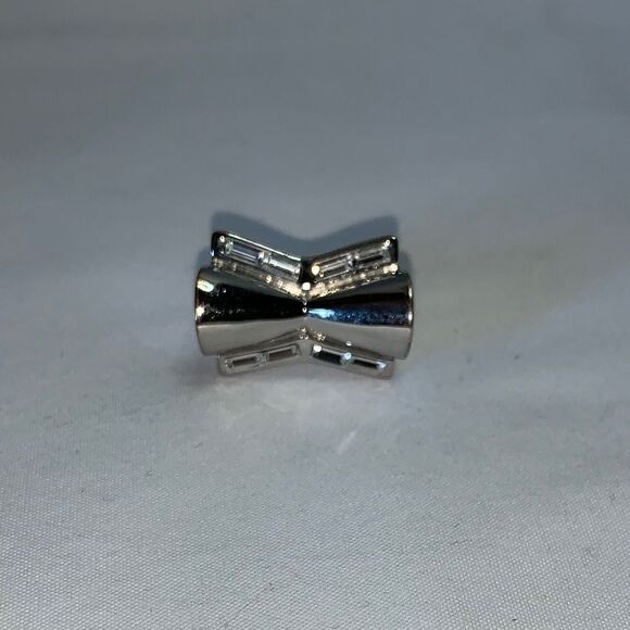 š°āTopāofātheĀ LineāRing - Picture 3 of 6